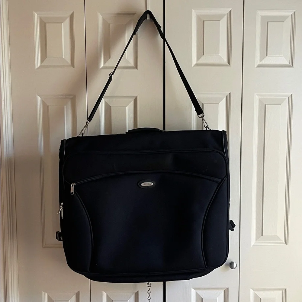 Protocol Black Garment Bag Shoulder Strap Luggage Folding Travel Suit